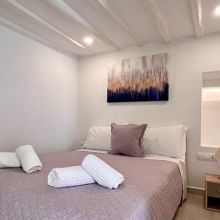 Camara'S Gem Apartment Poros Town Luaran gambar