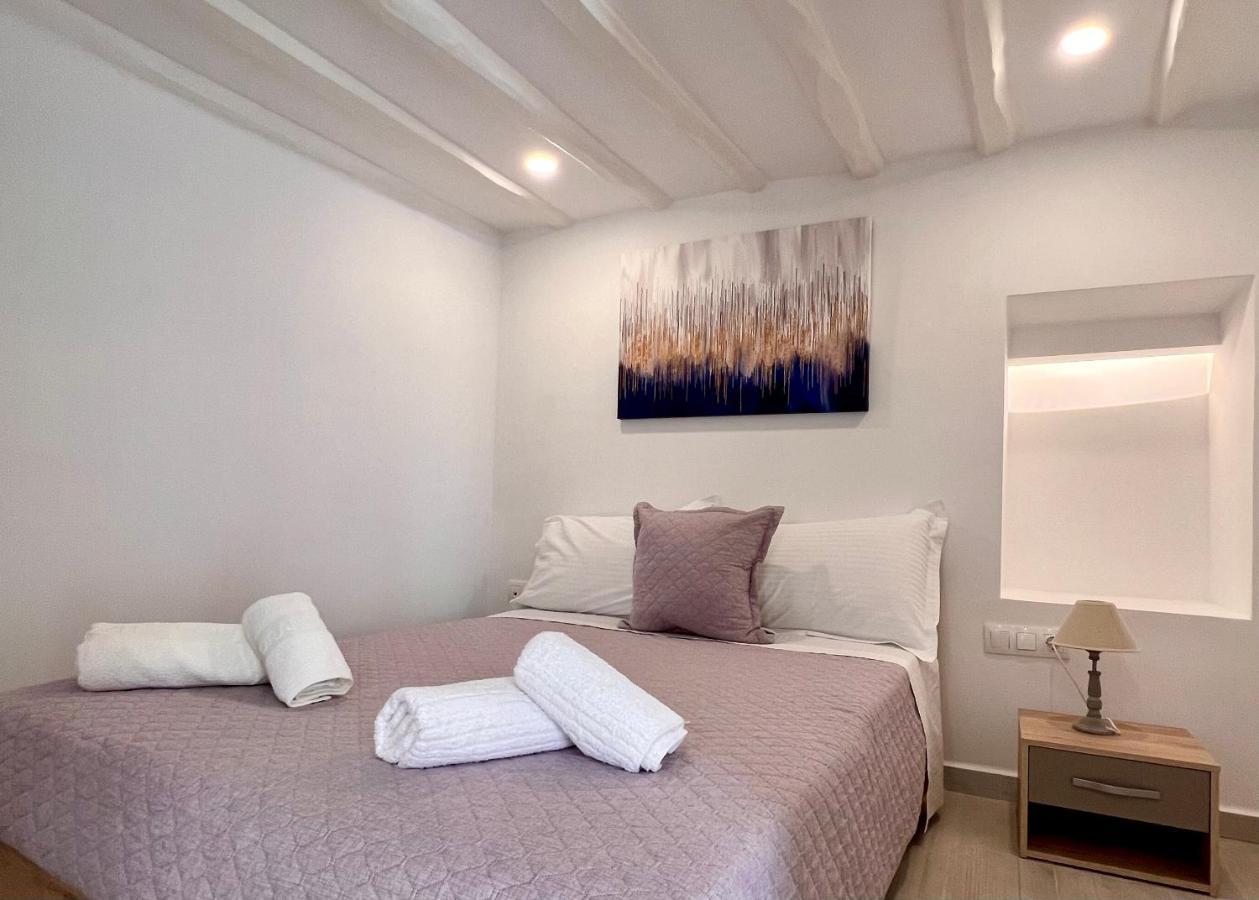 Camara'S Gem Apartment Poros Town Luaran gambar